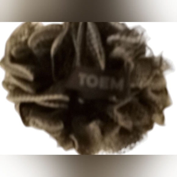 Toem -Loofah Brush 2 pc Set 17" Long Handled Charcoal Loofah & 1 Handheld Lóofah - Picture 5 of 8